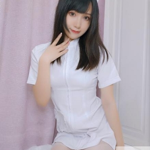 赤酒央子：美少女腿控COS，抖音直播私人定制照片