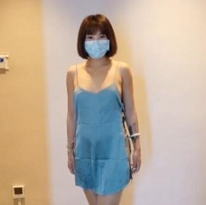 私房老虎菜销售成熟主妇模特系列核酸棉签